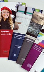 Broschüren der ZSB. Foto: BUW Das Bild zeigt Broschüren der Zentralen Studienberatung.